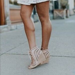 Jeffrey Campbell Rodillo-Hi wedges